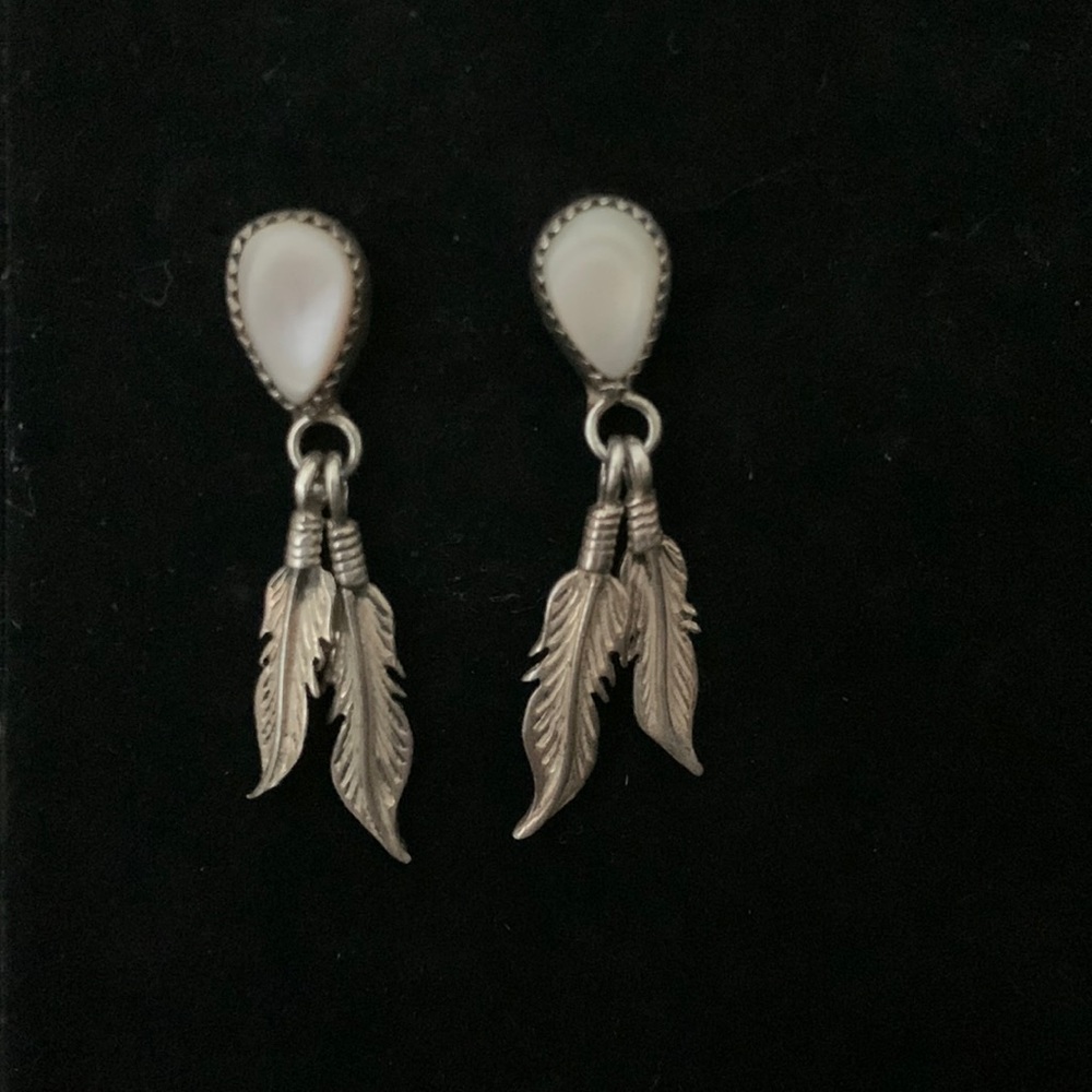 Navajo Sterling Feather Dangle earrings MOP